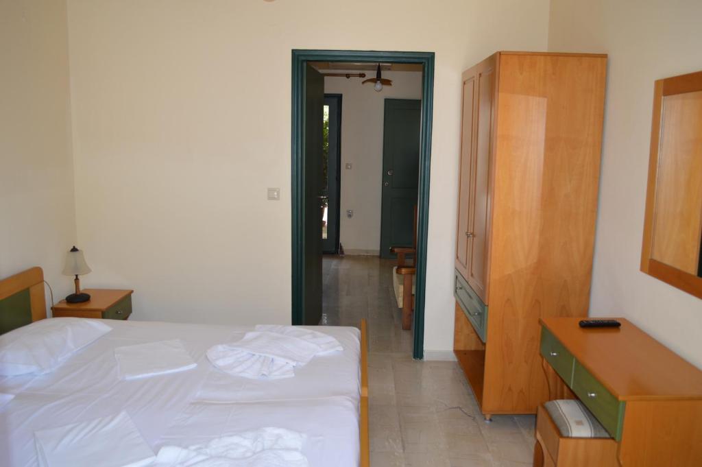 Erodios Apartments Kalyves Bilik gambar